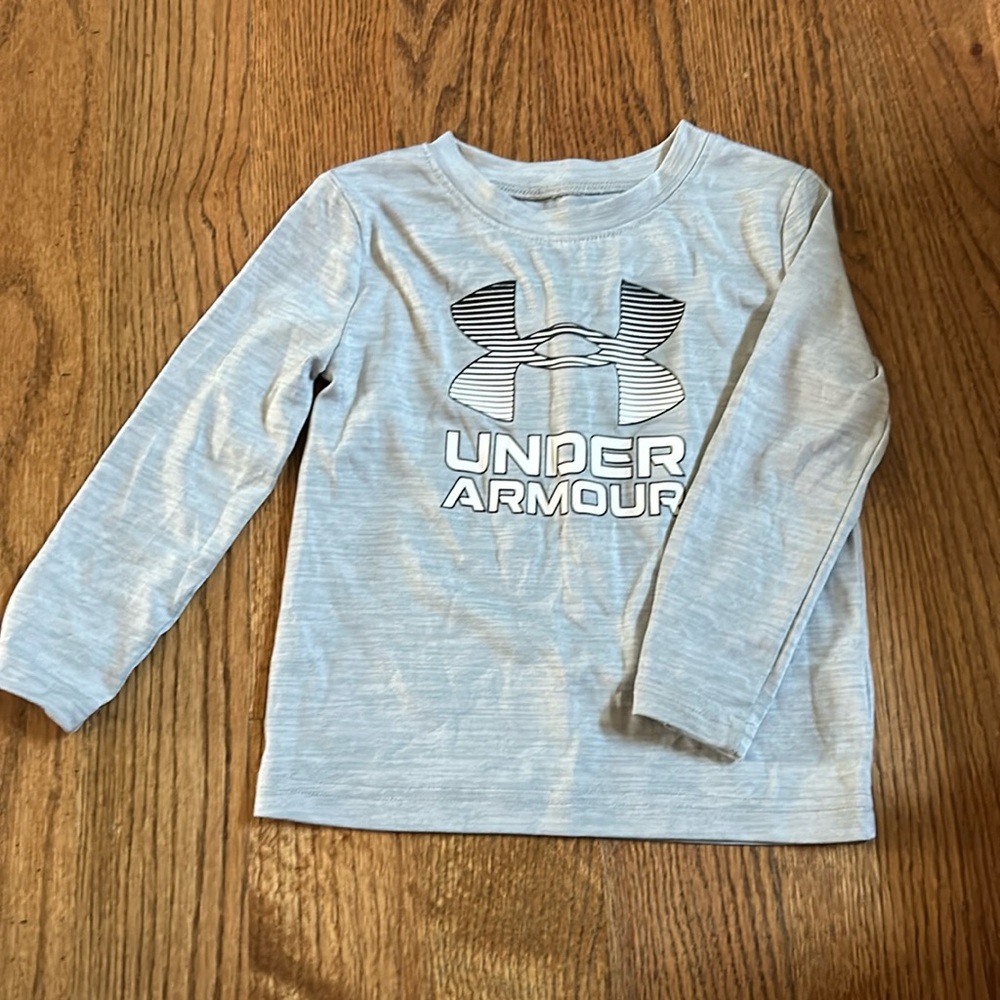 2T UnderArmour top